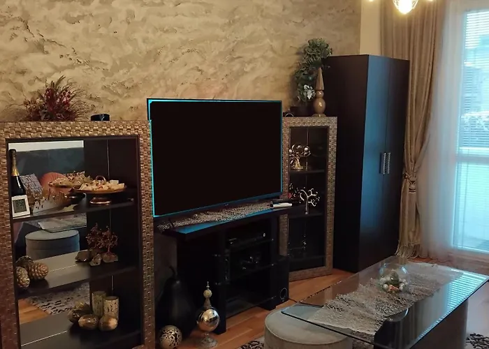 Art - Center Apartment