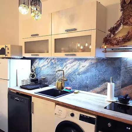 Art - Center * 索菲亞